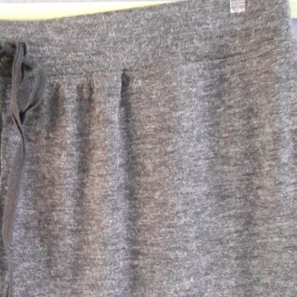 Gray Capri Pants - Picture 5 of 8